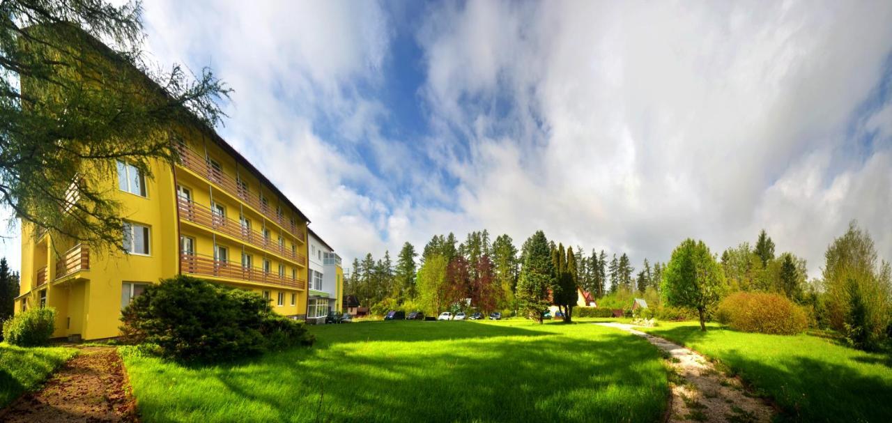 Hotel Lesana Stará Lesná エクステリア 写真