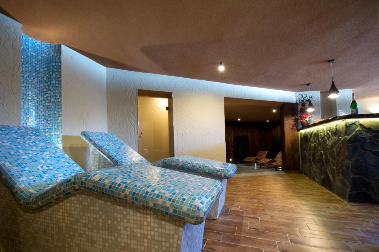 Hotel Lesana Stará Lesná エクステリア 写真