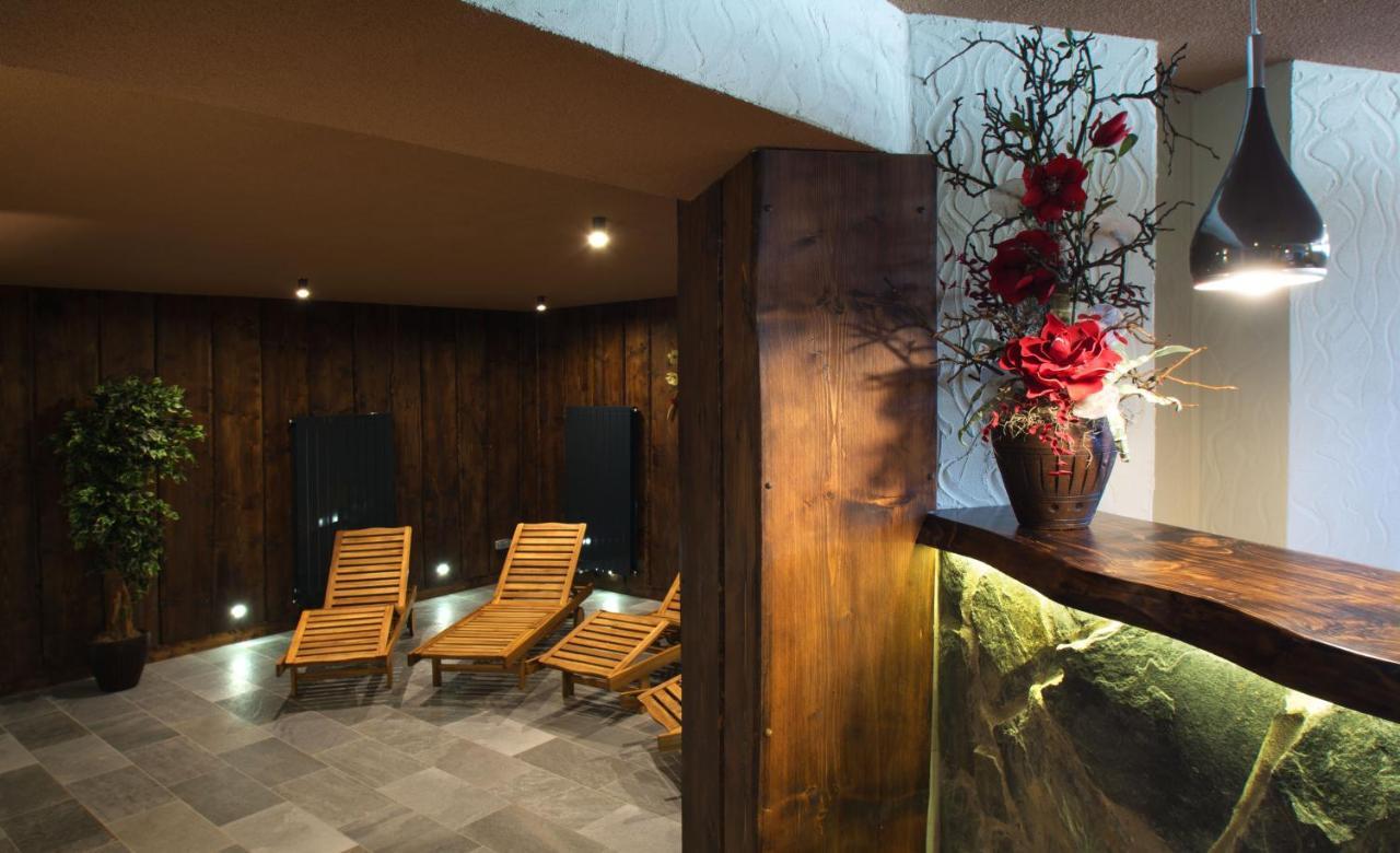 Hotel Lesana Stará Lesná エクステリア 写真