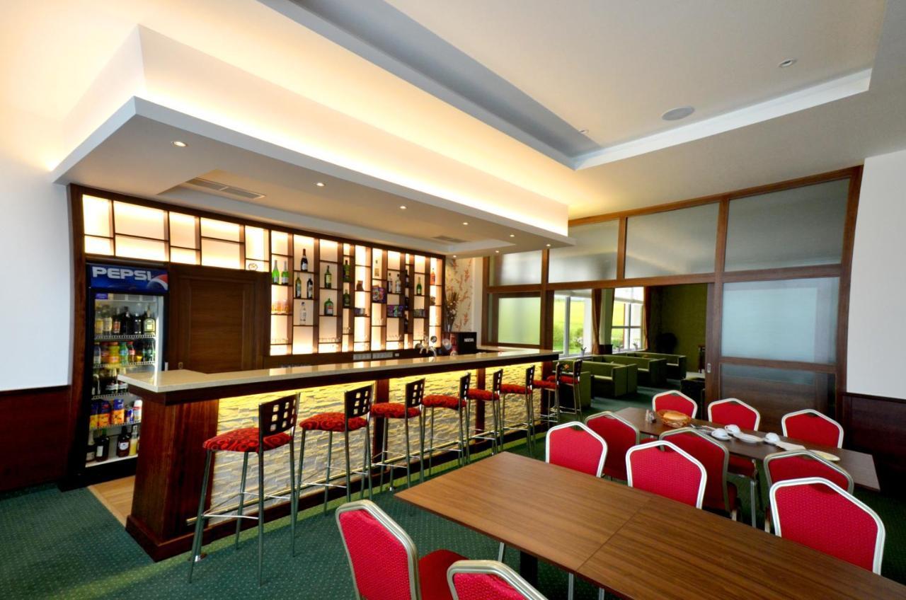 Hotel Lesana Stará Lesná エクステリア 写真