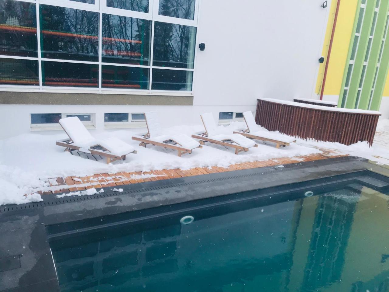 Hotel Lesana Stará Lesná エクステリア 写真