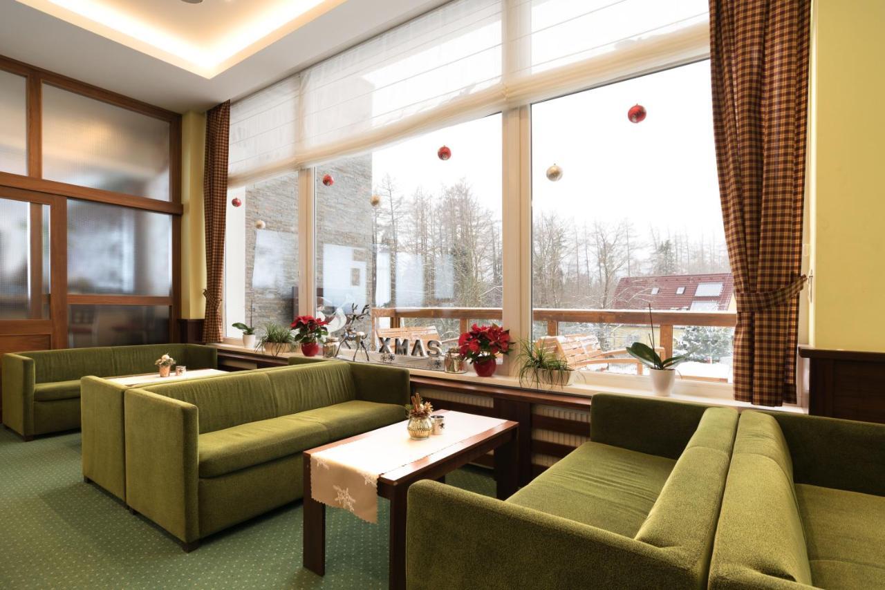 Hotel Lesana Stará Lesná エクステリア 写真
