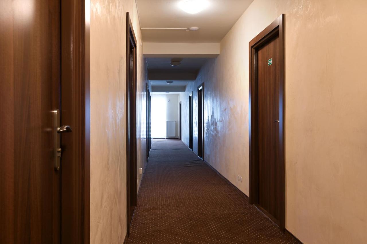 Hotel Lesana Stará Lesná エクステリア 写真