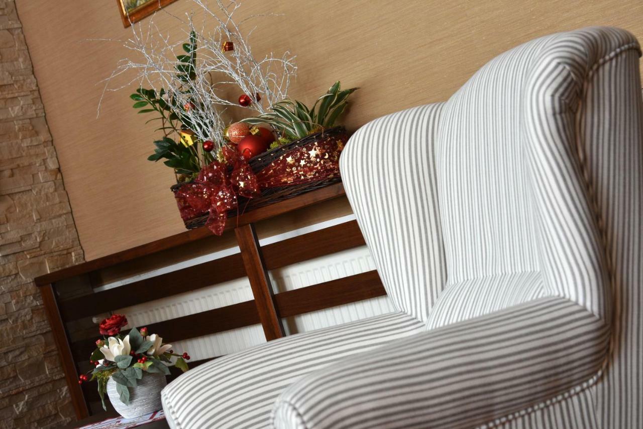 Hotel Lesana Stará Lesná エクステリア 写真