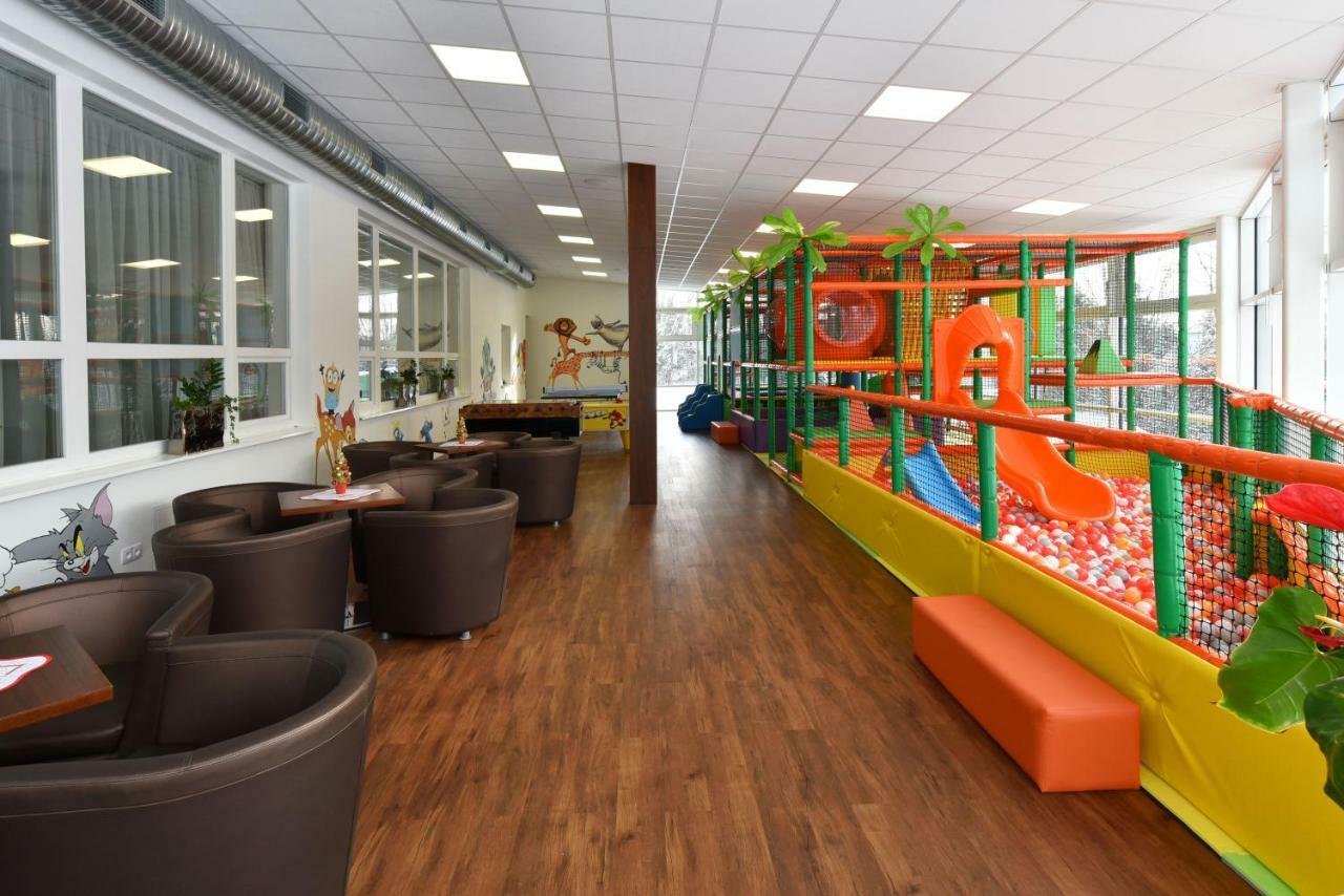 Hotel Lesana Stará Lesná エクステリア 写真
