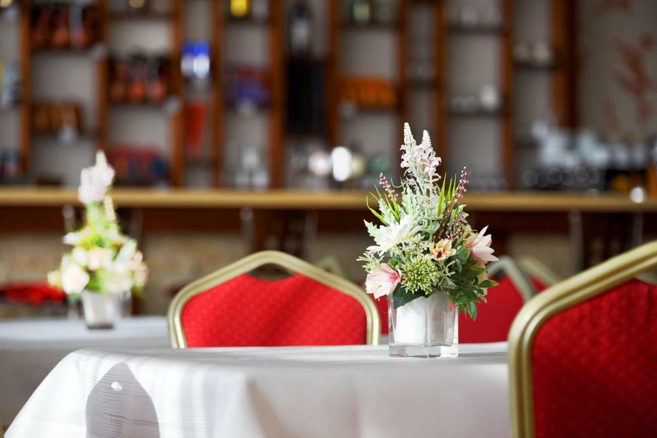 Hotel Lesana Stará Lesná エクステリア 写真